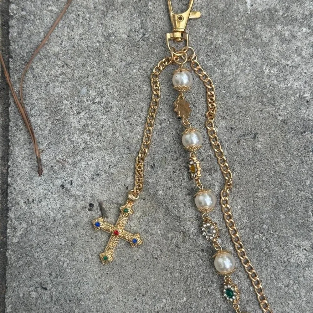 Pearl Cross Wallet Chain